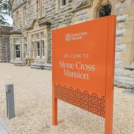 The Lucy Stone Cross Mansion ウルバーストン