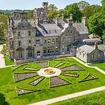 Daire The Lucy Stone Cross Mansion *
